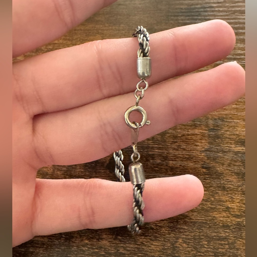 Silver Rope Chain Bracelet with Twisted Design - Picture 3 of 3